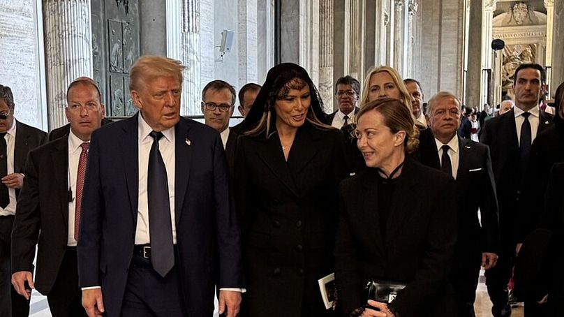 A Trump házaspár és Meloni Ferenc pápa temetésekor
