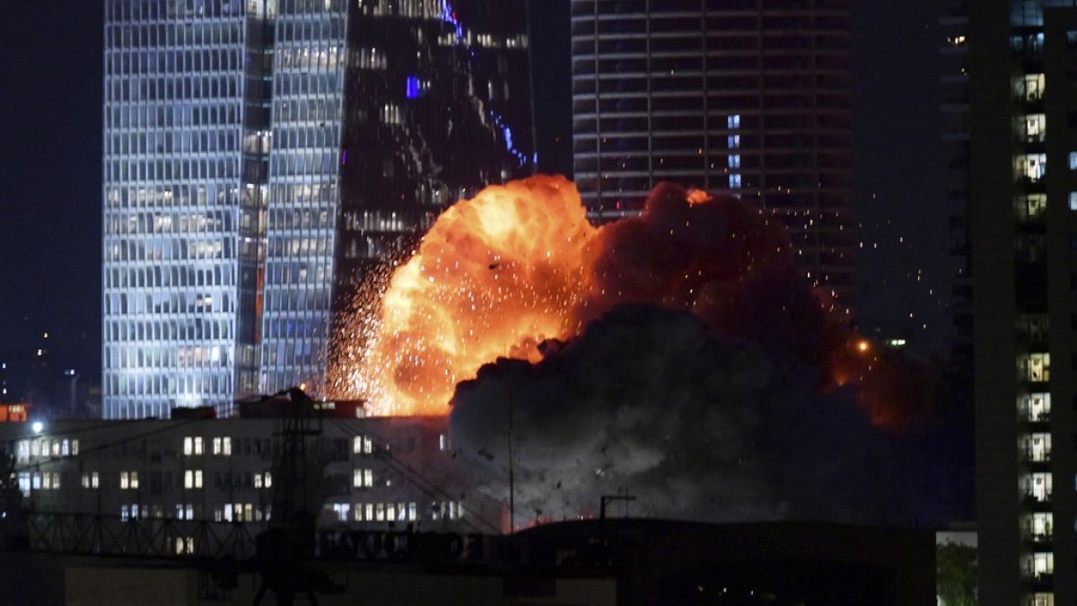 Israël touché par des missiles alors que l'Iran riposte aux frappes sur ses sites nucléaires