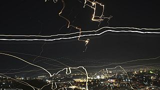 آسمان اورشلیم در شب حمله موشکی ایران، جمعه ۱۳ ژوئن ۲۰۲۵