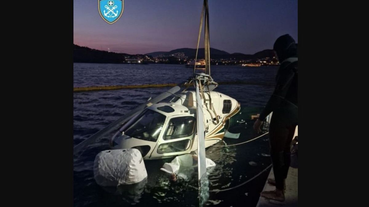 Συνελήφθη ο πιλότος του ελικοπτέρου που έπεσε στη θάλασσα πηγαίνοντας για Μύκονο