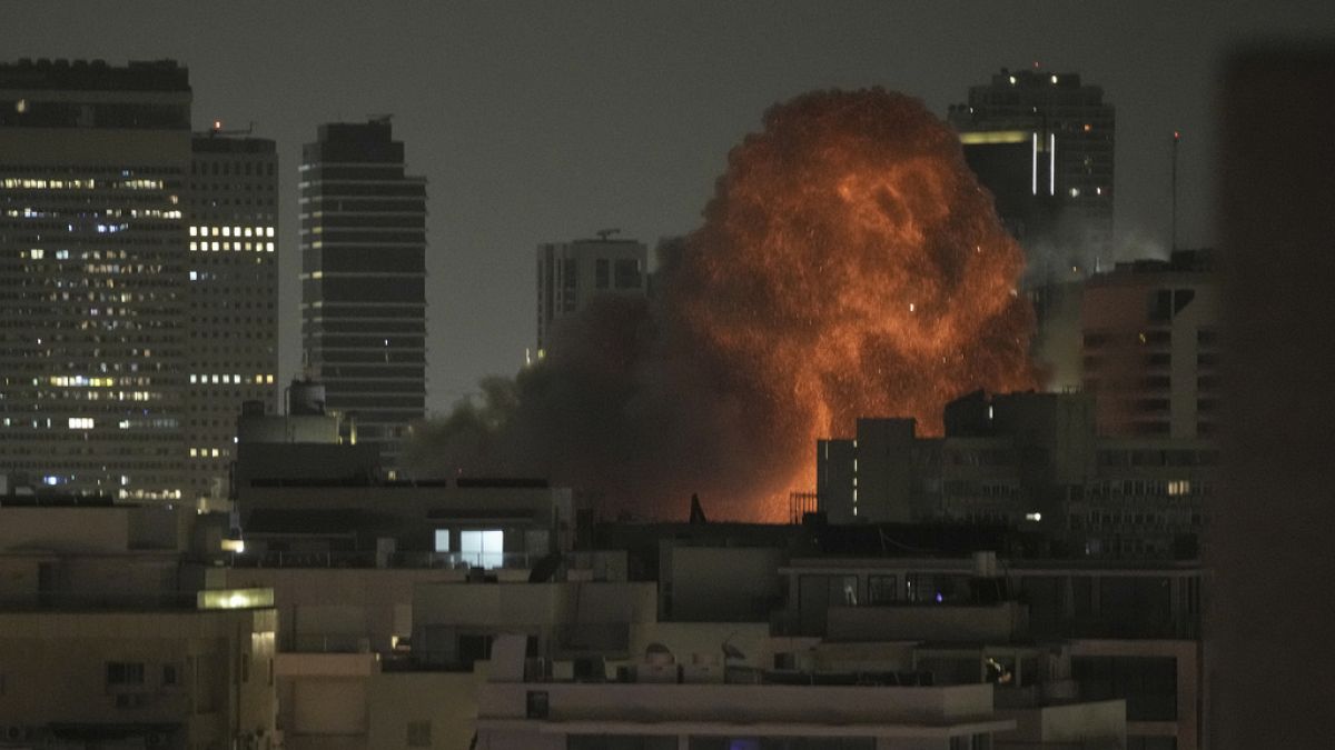 إيران تهدد بالانسحاب من معاهدة الأسلحة النووية وسط التصعيد مع إسرائيل