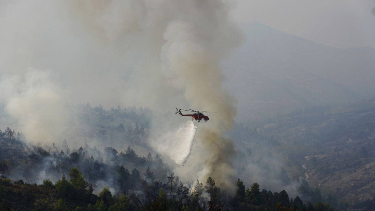 Ελλάδα: Πυρκαγιά στο Άνω Σούλι Μαραθώνα - Μήνυμα του 112 για απομάκρυνση πολιτών