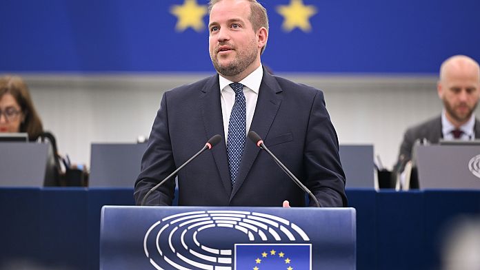 Parlamento europeo criminalizza le immagini di abusi sessuali su minori generate dall'Ai