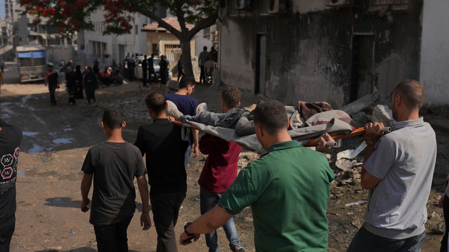 Gaza Aid Crisis: 51 Palestinians Killed as Israeli Forces Open Fire 4 At least 51 killed in Gaza near aid distribution point, hospitals say | Euronews