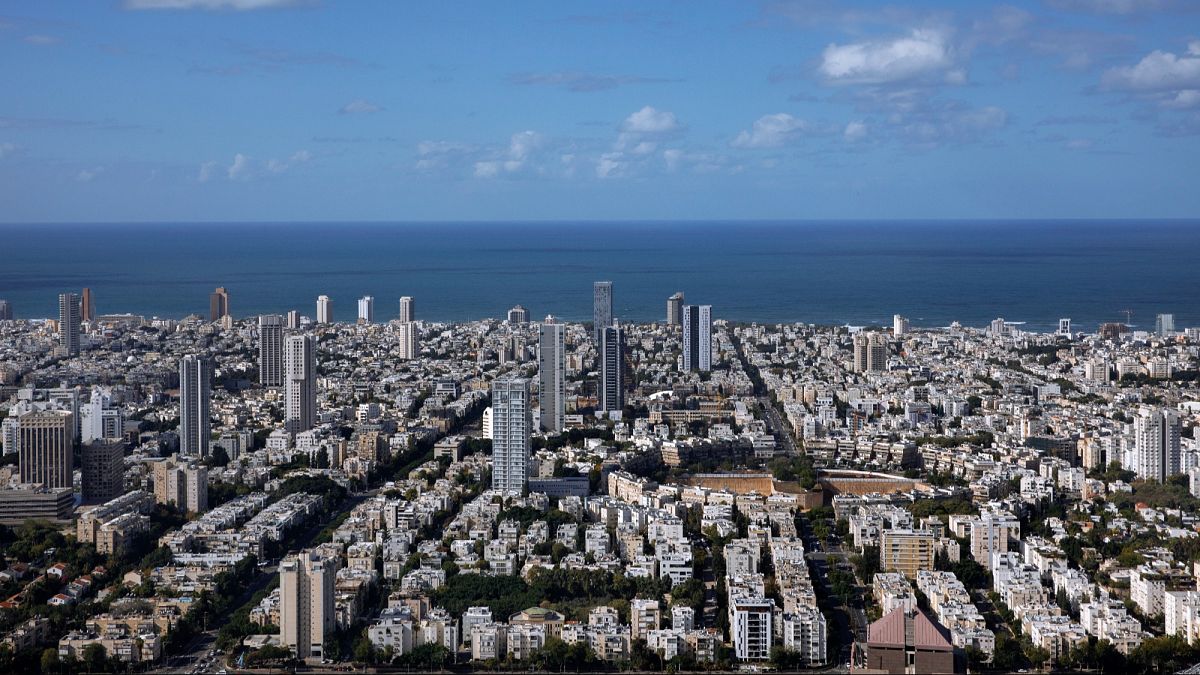 Πύραυλος πλήττει την περιοχή της αντιπροσωπείας της ΕΕ στο Τελ Αβίβ. «Ασφαλές και υγιές το προσωπικό»