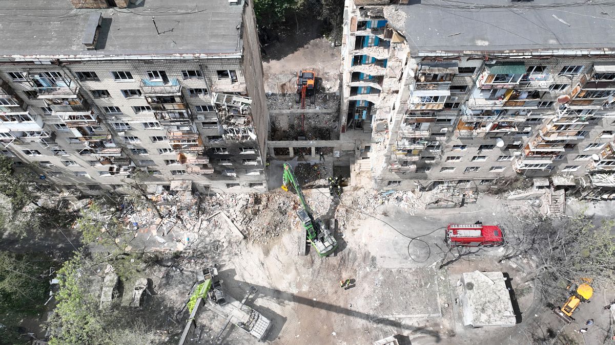 Zelenskyy calls for more pressure on Russia after strikes on Kyiv