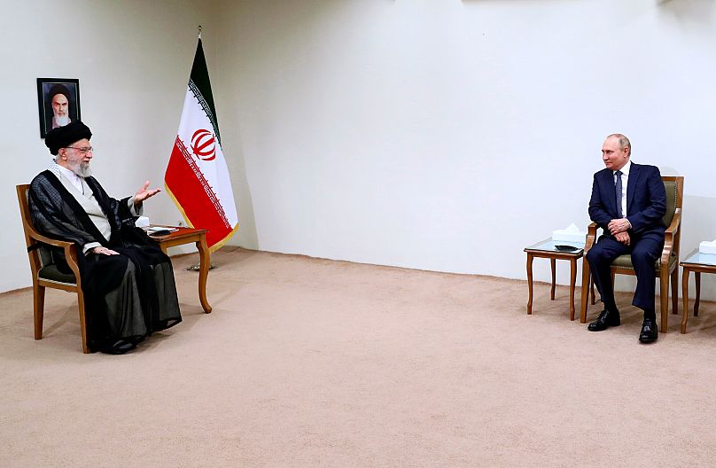 Khamenei és Vlagyimir Putyin orosz elnök, 2022