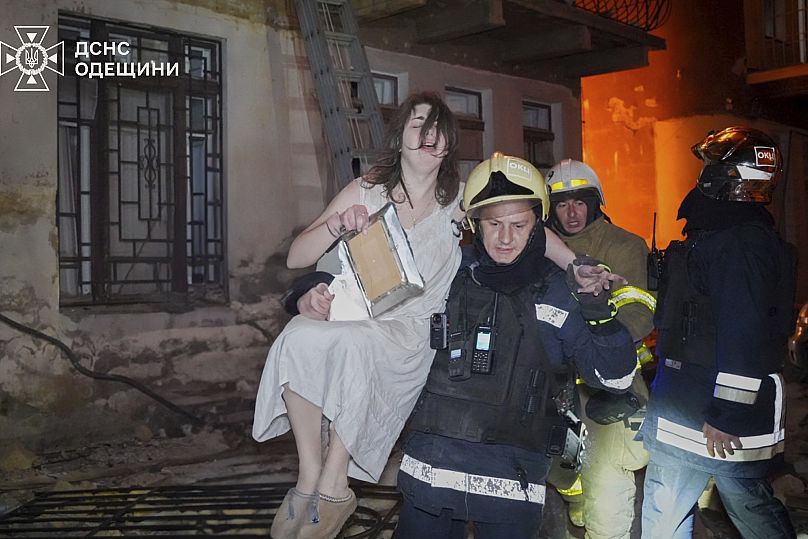 В результате ударов беспилотников в жилых кварталах города возникло несколько пожаров