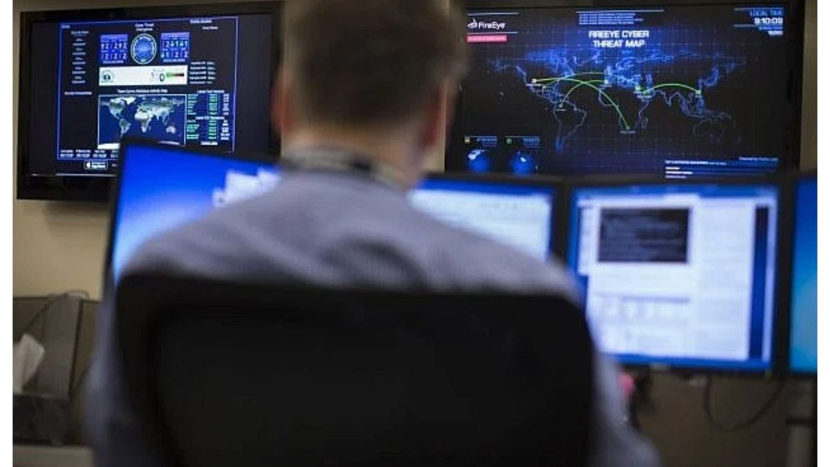 إسرائيل تحذّر من مخاطر كاميرات المراقبة المنزلية وسط تصاعد الحرب السيبرانية