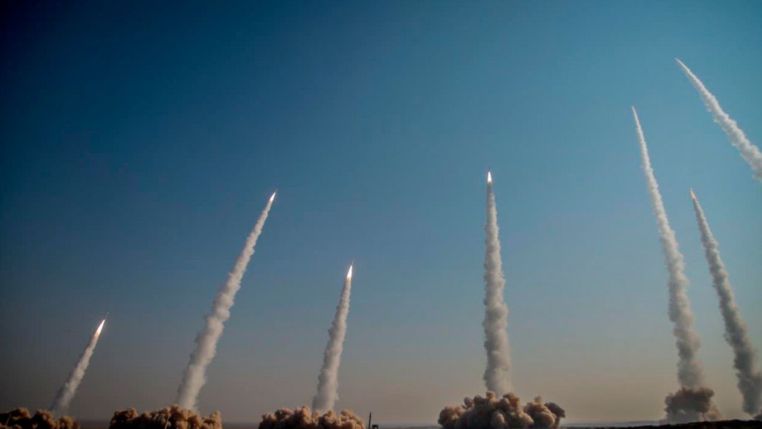 Lanzamiento de misiles durante un simulacro en Irán, el viernes 15 de enero de 2021.