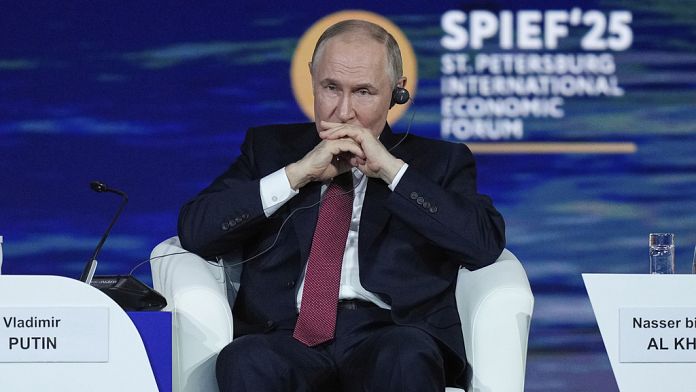 Putin: "Non ci sono prove sullo sviluppo di armi nucleari in Iran"