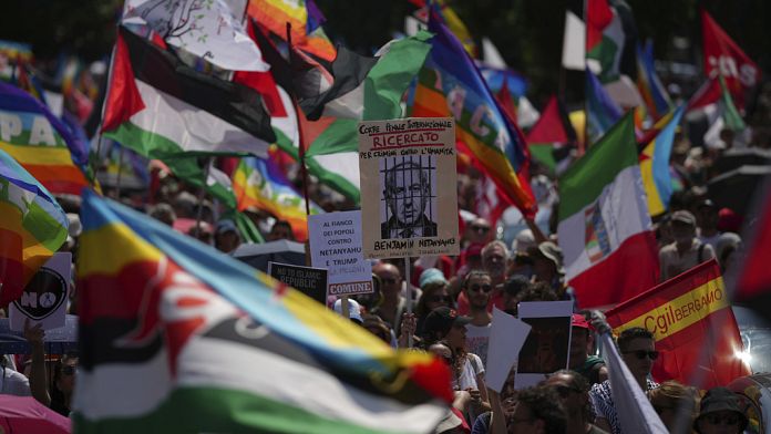 Corteo per la pace a Roma: "Piano Ue per il riarmo una follia illusoria"