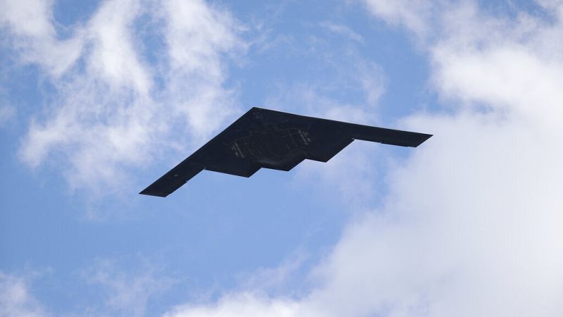 طائرات B-2 الأمريكية تتجه إلى غوام.. تحرك استراتيجي يسبق ضربة محتملة ضد إيران؟ 