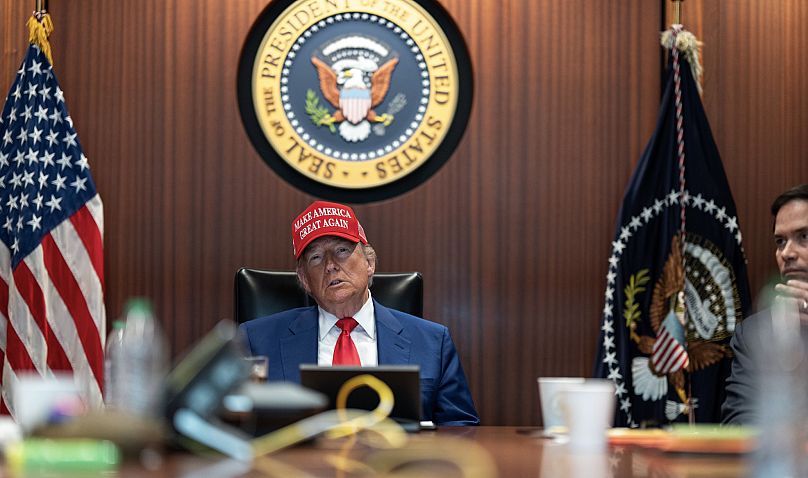 İran'ın nükleer tesislerine operasyon emri verirken ABD Başkanı Donald J. Trump, 21 Haziran 2025.