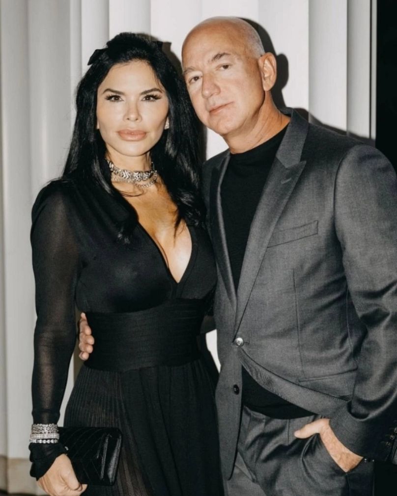 Bezos and Sánchez