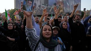 Après les frappes américaines, des iraniens réclament une riposte ''ferme''