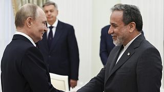Puytin orosz elnök fogadja Aragcsi iráni külügyminisztert a Kremlben