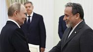 Vlagyimir Putyin orosz elnök és Abbász Aragcsi iráni külügyminiszter