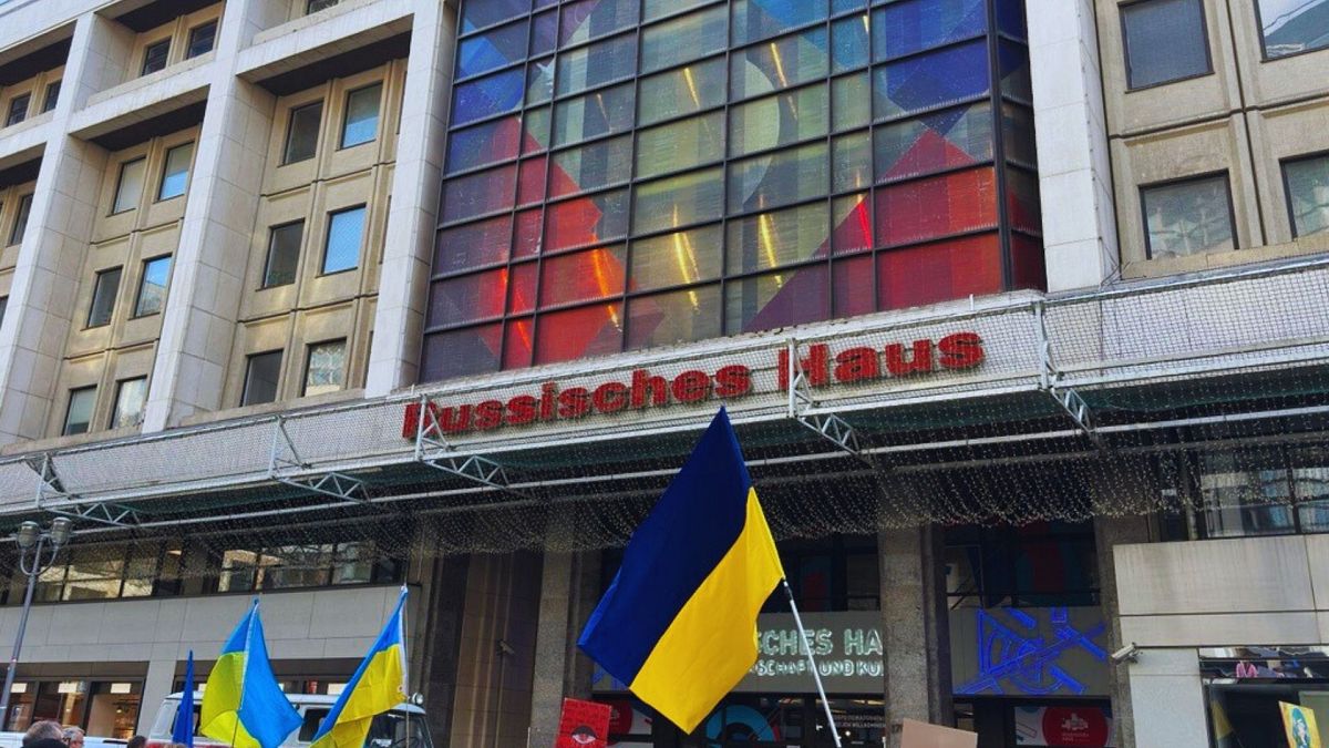 Trotz EU-Sanktionen: Steuergelder für das Russische Haus?