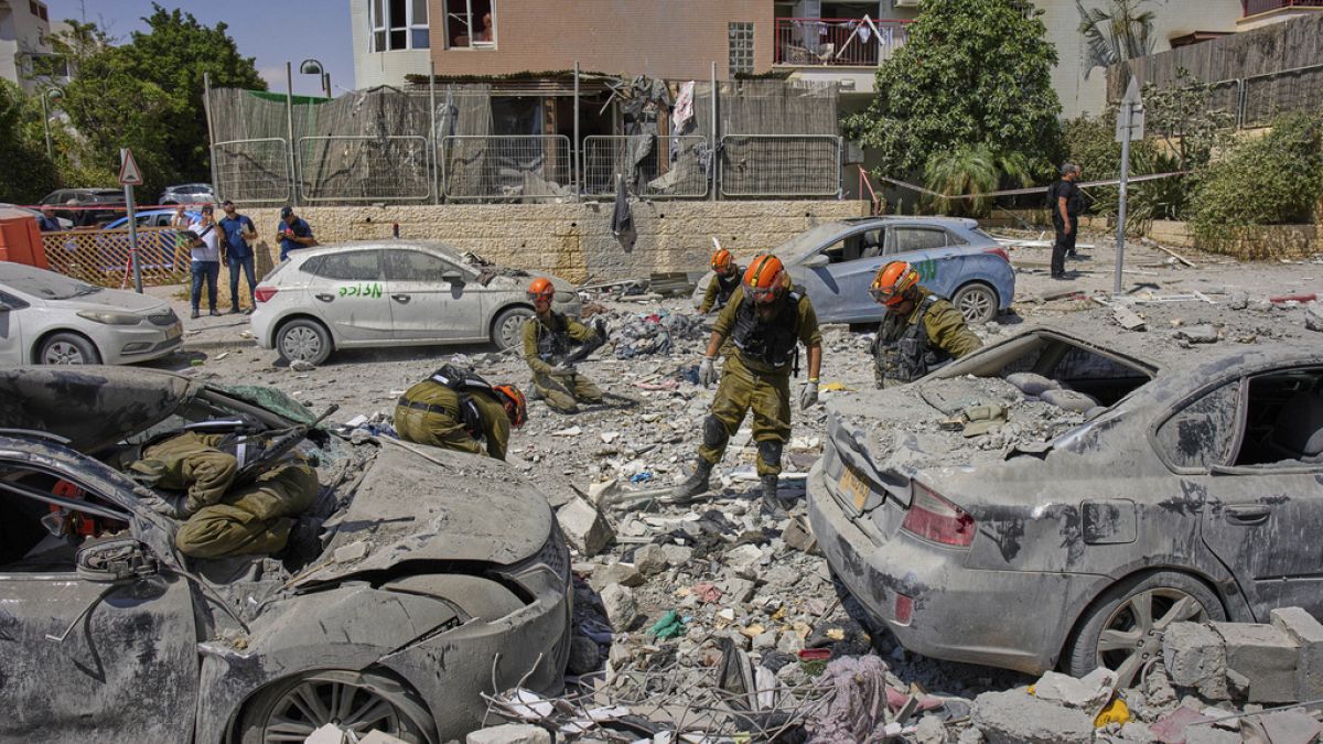 هدنة هشة تحت النار.. تل أبيب تحذر وطهران تنفي إطلاق الصواريخ