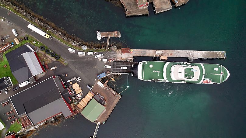 Οι ερευνητές προτείνουν πιο αξιόπιστες υποδομές μεταφορών — τα πλοία πρέπει να λειτουργούν σύμφωνα με το πρόγραμμα, ώστε οι κάτοικοι να μην χάνουν ραντεβού 