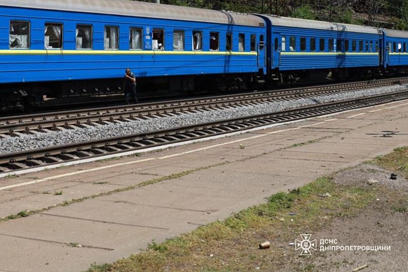 Пассажирский поезд Одесса - Запорожье оказался под российским ударом по городу