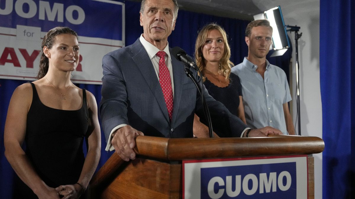 Andrew Cuomo visszalépett, de nem zárja ki, hogy függetlenként ringbe száll New York vezetéséért