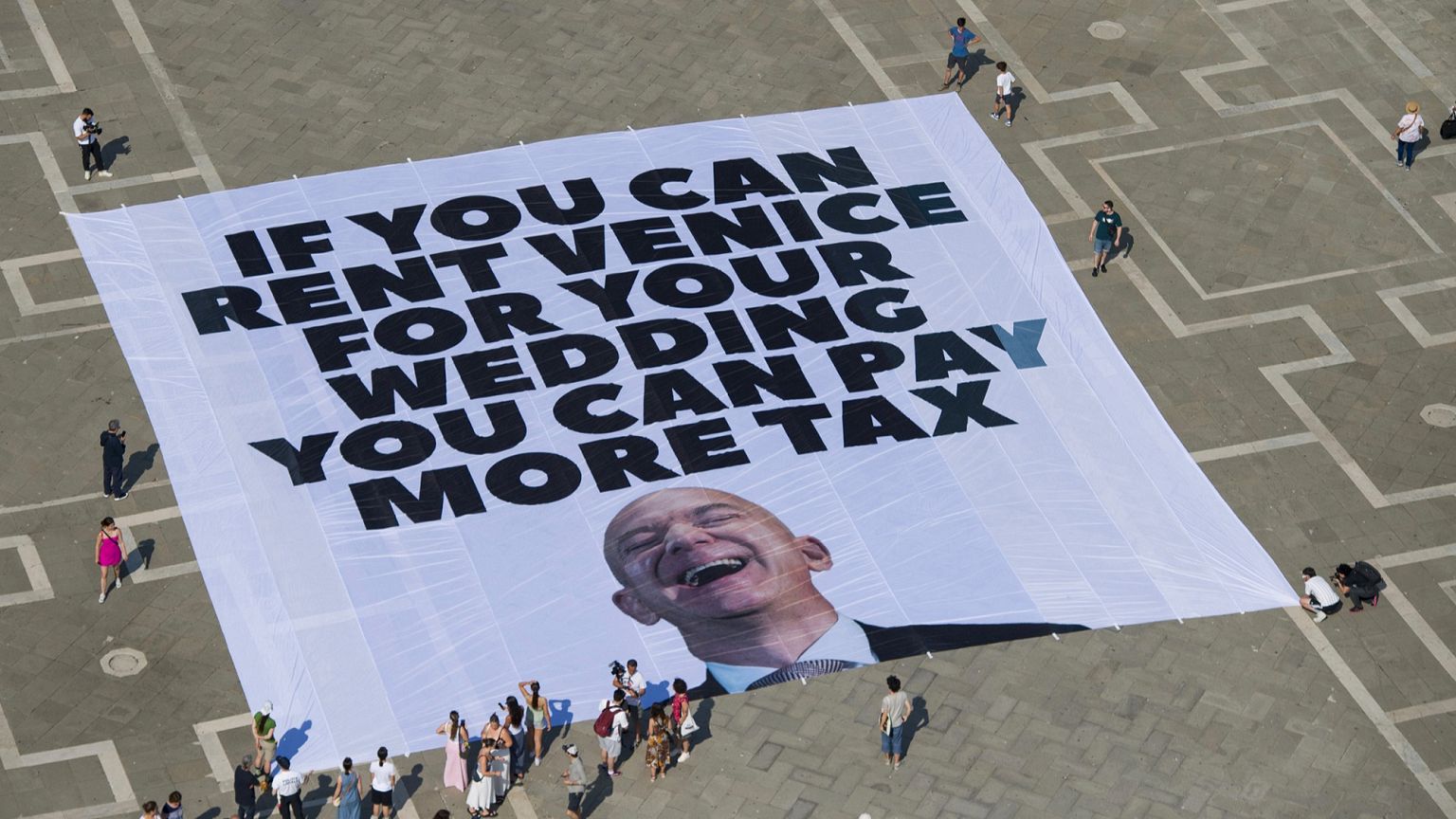 Venice protesters (and their inflatable crocodiles) claim victory as Jeff Bezos changes wedding venue