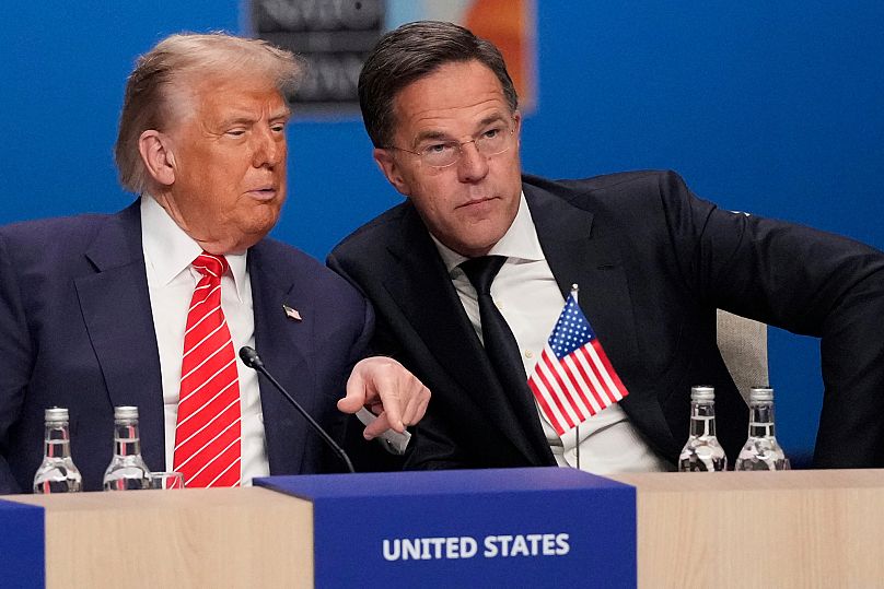 Donald Trump et le secrétaire général de l'OTAN Mark Rutte assistent à une session plénière lors du sommet de La Haye, aux Pays-Bas, le mercredi 25 juin 2025