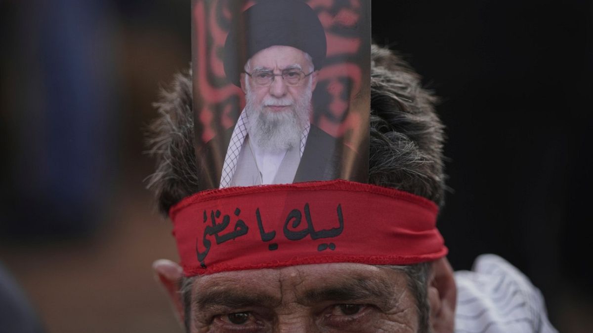 البيت الأبيض يتّهم خامنئي بمحاولة "حفظ ماء الوجه"
