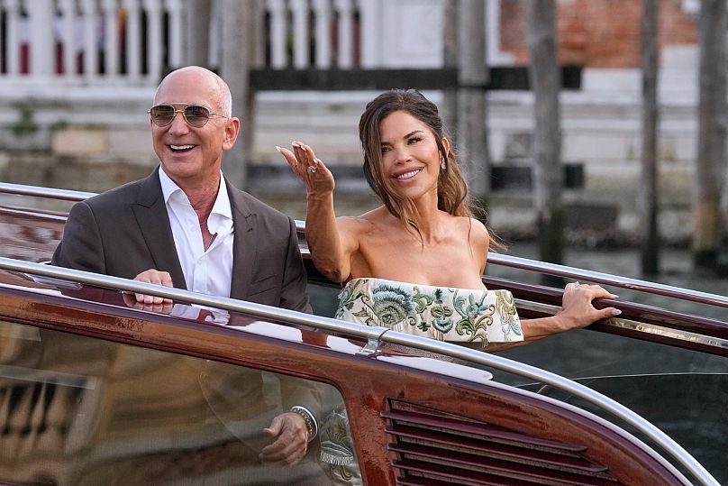 Jeff Bezos and Lauren Sánchez head to their pre-wedding reception in Venice - Thursday 26 June 2025