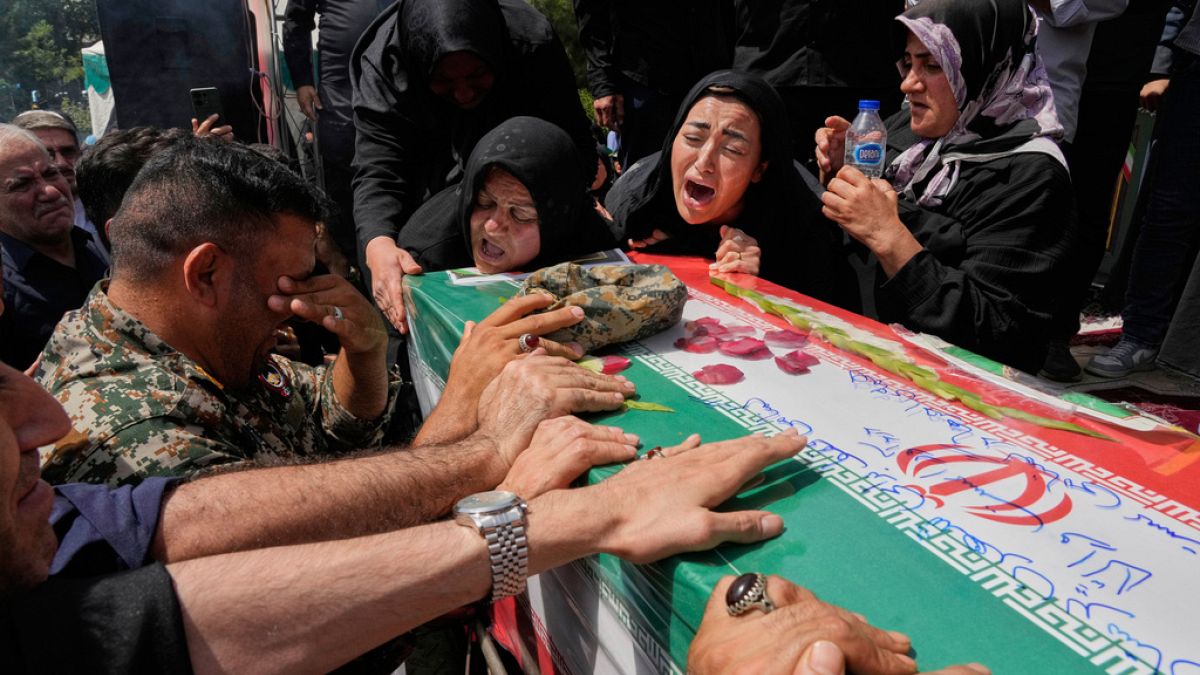 إيران تكشف عن مقتل سليمان سليماني عالم الطاقة النووية خلال هجوم إسرائيل الأخير