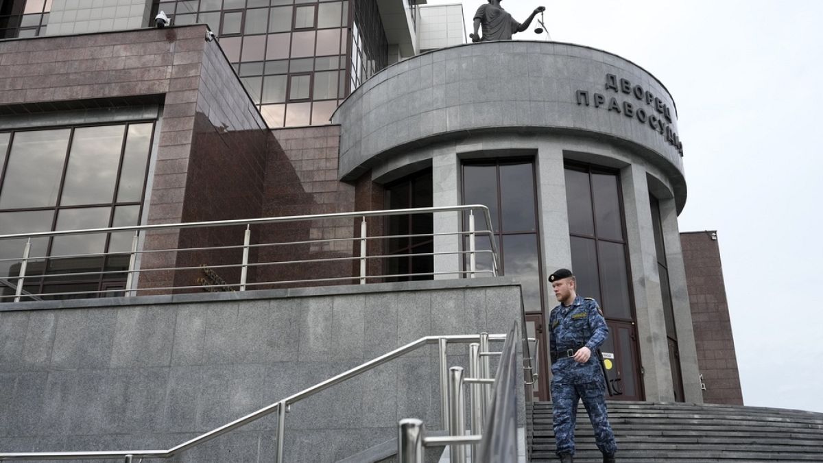 Baku haragos Oroszországra az azeri kisebbségiek elfogása és halála miatt