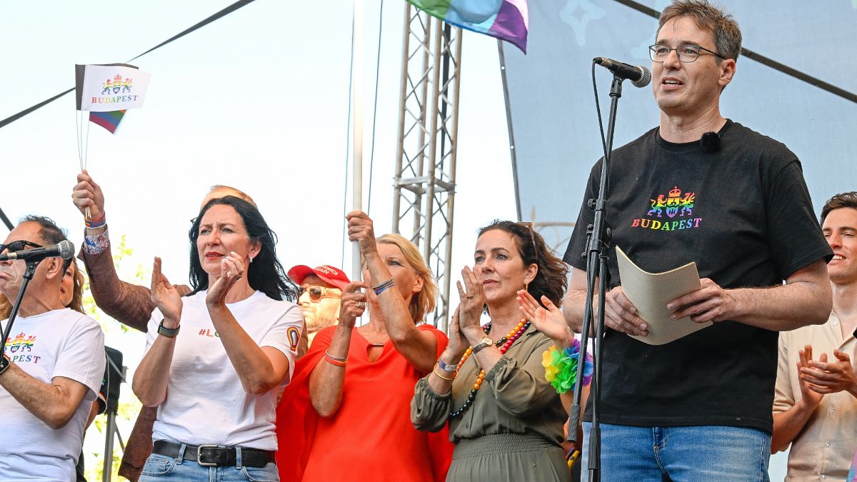 Le maire de Budapest aurait-il fait un salut nazi ?