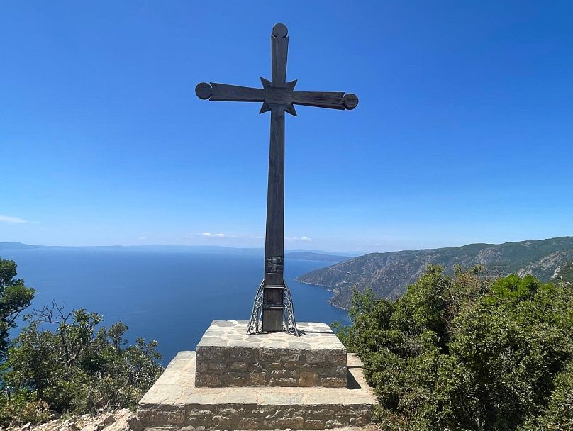 Θέση Σταυρος, στο μονοπάτι Σκήτη Αγιας Αννας-Κερασιά,Άγιο Όρος
