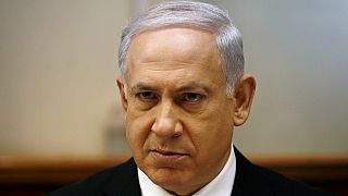 رئيس الوزراء الإسرائيلي بنيامين نتنياهو يحضر اجتماع الحكومة الأسبوعي في القدس الأحد 6 ديسمبر 2009. 