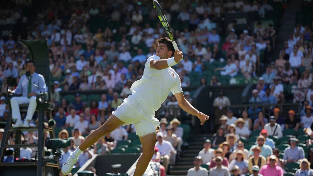 Wimbledon breaks with tradition, replacing sharply dressed line judges with AI to call shots