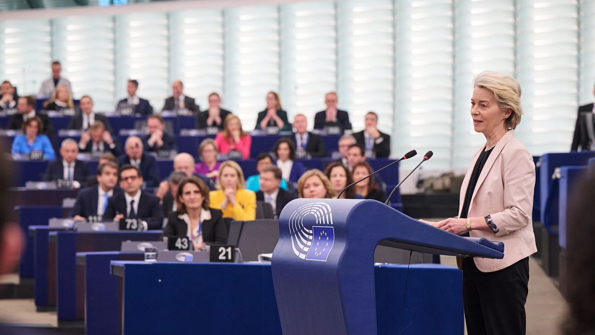 Πρόταση μομφής κατά της Φον ντερ Λάιεν ετοιμάζεται να καταθέσει ομάδα ευρωβουλευτών