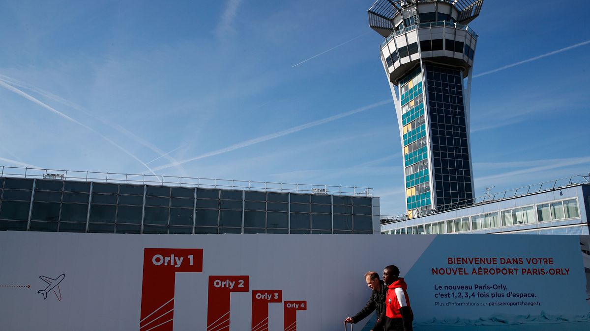 France : grève des contrôleurs aériens, vols annulés à Paris et dans le sud