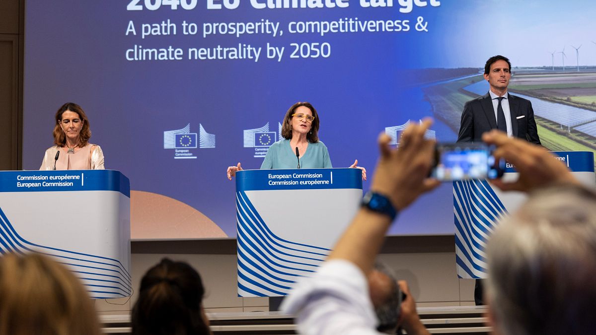 Η ΕΕ ανοικτή σε πιστωτικά μόρια άνθρακα στην πορεία προς τον στόχο εκπομπών του 2040
