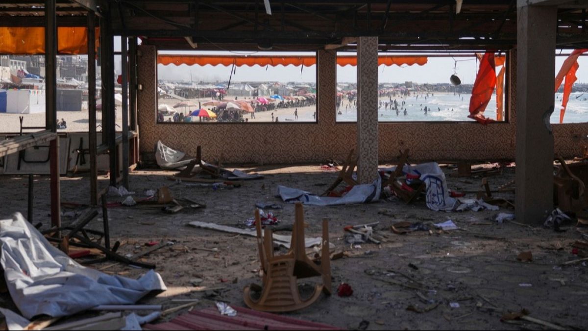 إسرائيل استخدمت قنبلة أمريكية الصنع تزن 500 رطل لقصف مقهى في غزة