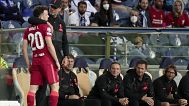 Liverpool's manager Jurgen Klopp embraces Diogo Jota during the Champions League match between FC Porto and Liverpool at the Dragao stadium in Porto, 28 September 2021