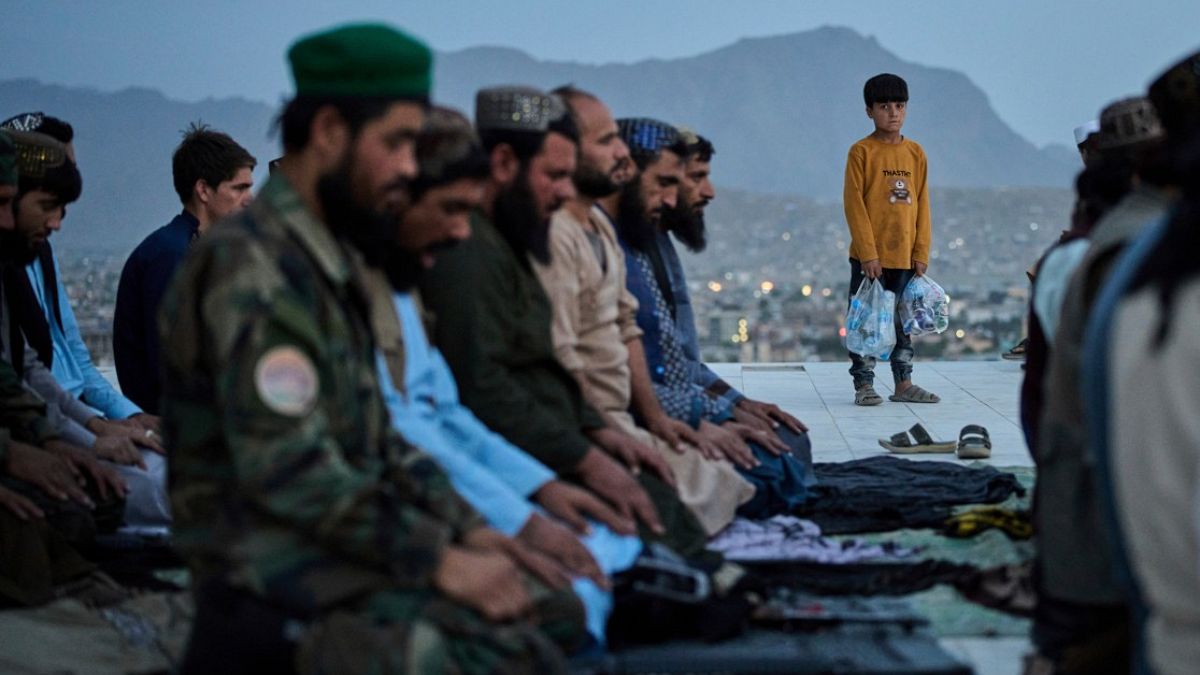 موسكو "تكسر العزلة": روسيا أول دولة تعترف رسمياً بحكومة طالبان في أفغانستان