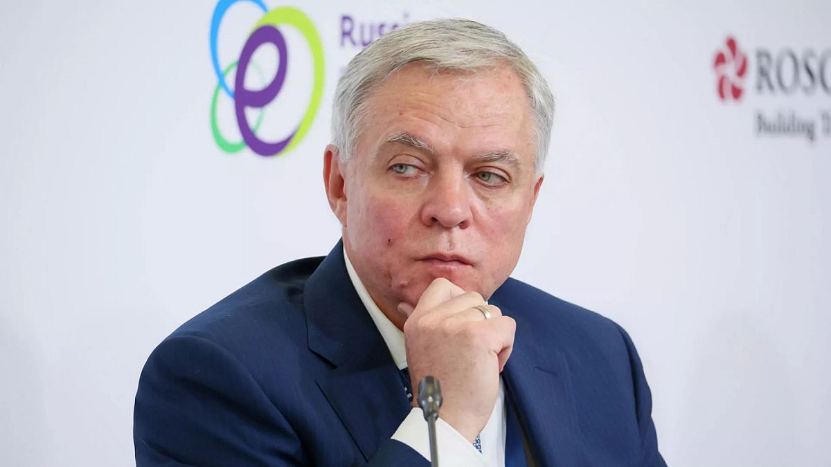 Orosz nagyvállalat vezetője zuhant ki egy 17. emeleti lakásból, noha a 10-en lakott