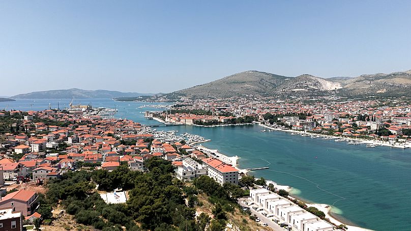 Η πόλη του Τρογκίρ ξεκίνησε ένα σημαντικό σχέδιο διαχείρισης πλαστικών το 2021