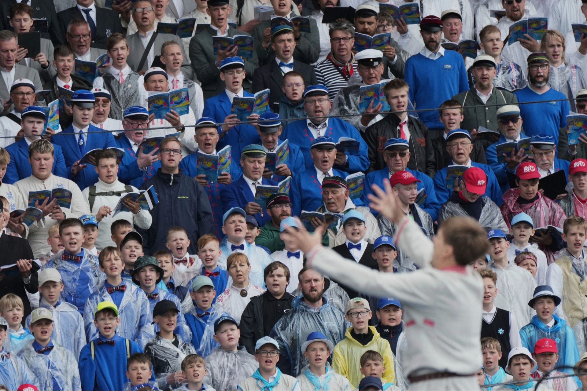 Choir practice: Thousands celebrate traditional Estonian song and dance ...