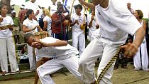 Au Brésil, la capoeira accompagne les malades atteints de Parkinson