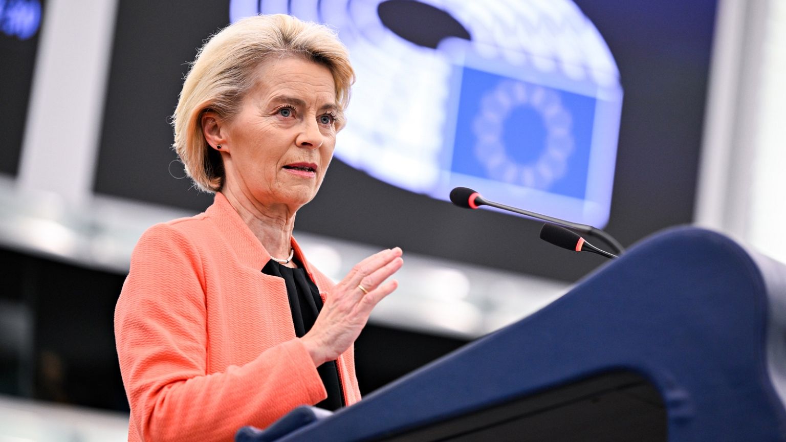 Ursula von der Leyen slams 'Russian puppets' as MEPs debate motion to  topple her presidency | Euronews
