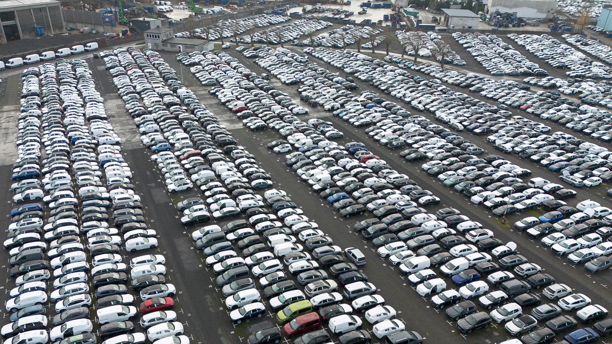 German exports drop as US shipments decline ahead of tariff deadline