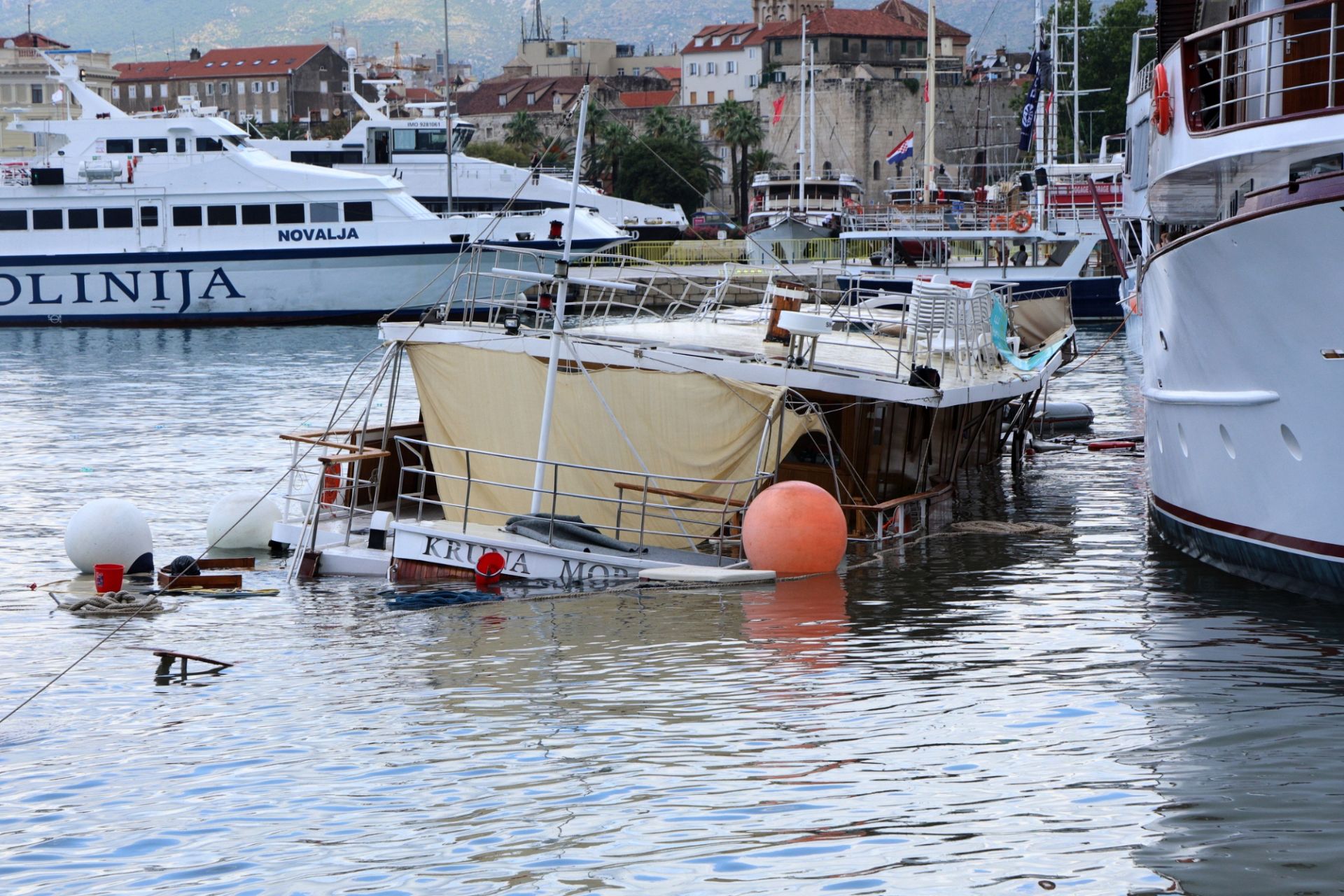 Portugal records 284 excess deaths during heatwave as wildfires rage ...